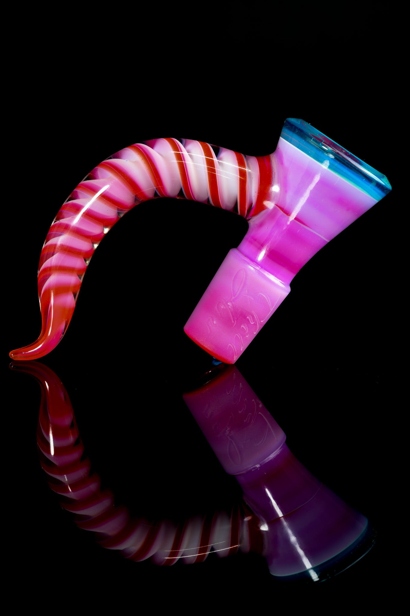 Thill Glassworks x Asu Glass - Pink Down Horn 18mm 4 Hole Full Work Slide